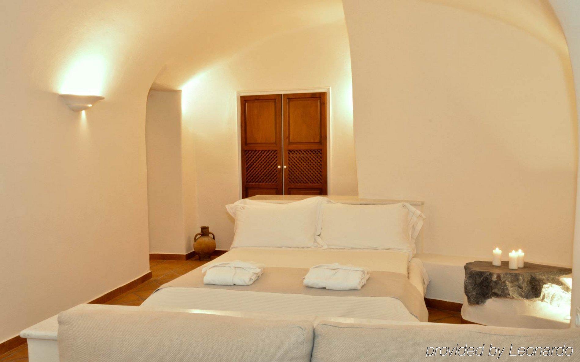 Hostel 16 Oia Rum bild
